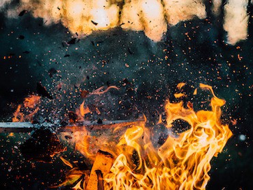 Fetisch mit Feuer