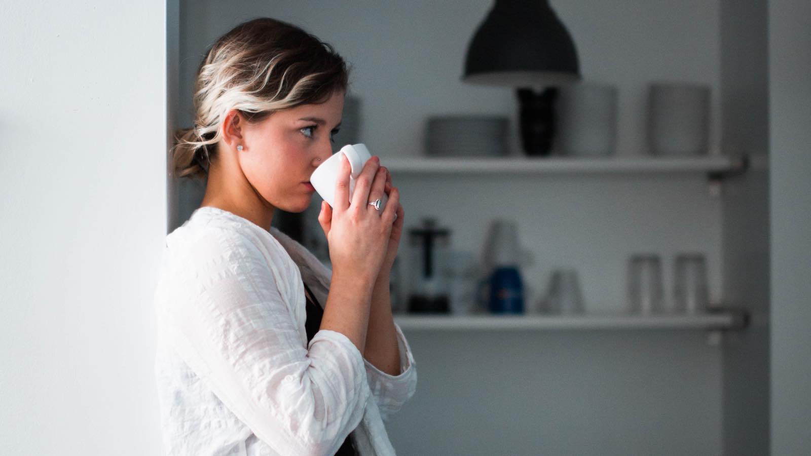 Übelkeit am Morgen - Das solltest du tun! | Ursachen und Behandlung