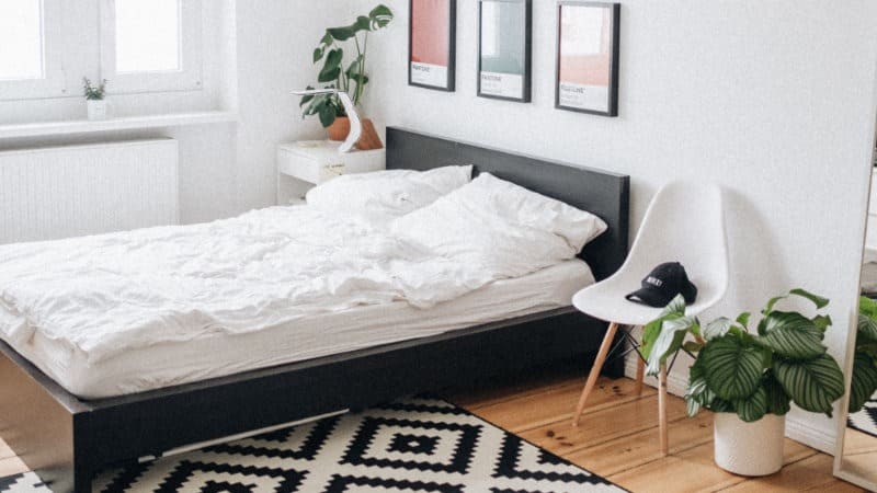 Zu heiß zum schlafen? So bleibst du cool im Bett