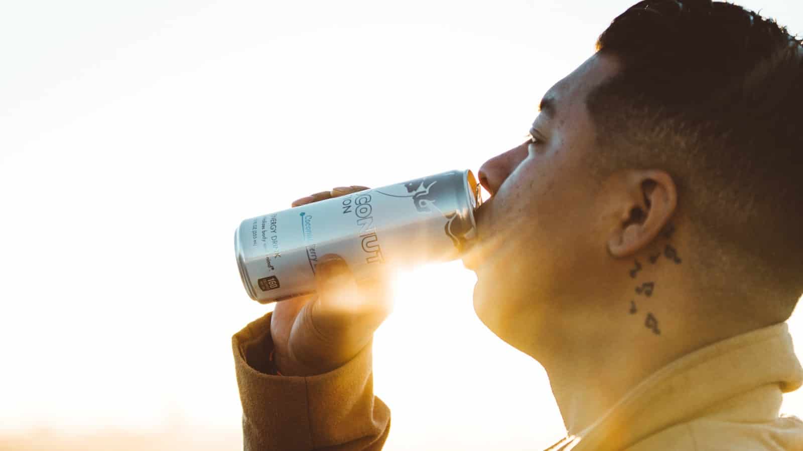 Energy-Drinks können die Müdigkeit verstärken und wirken sich schlecht auf den Schlaf aus