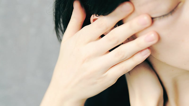 Generell solltes du deine Pickel nicht ausdrücken, auch wenn es durchaus verlockend ist