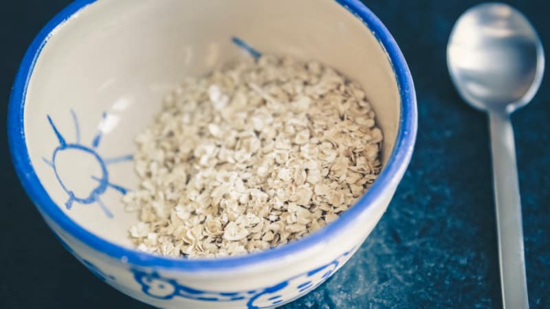 Auch gegen Juckreiz können Haferflocken helfen