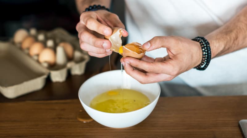 Eiweiß und Quark-Gesichtsmaske