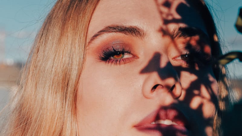 Hormonelle Schwankungen gehören oft zu den meisten Fällen von Pickelausbrüchen