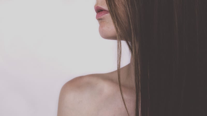 Studien belegen, dass Lebensmittel Pickel beeinflussen können. Sowohl ins positive als auch ins negative