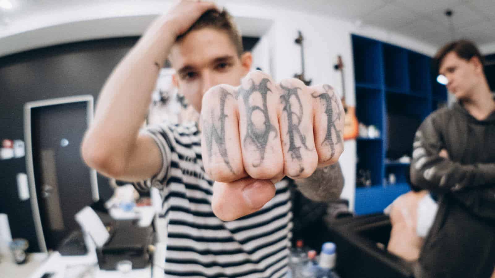 Finger Tattoo Vorlagen und besondere Bedeutungen