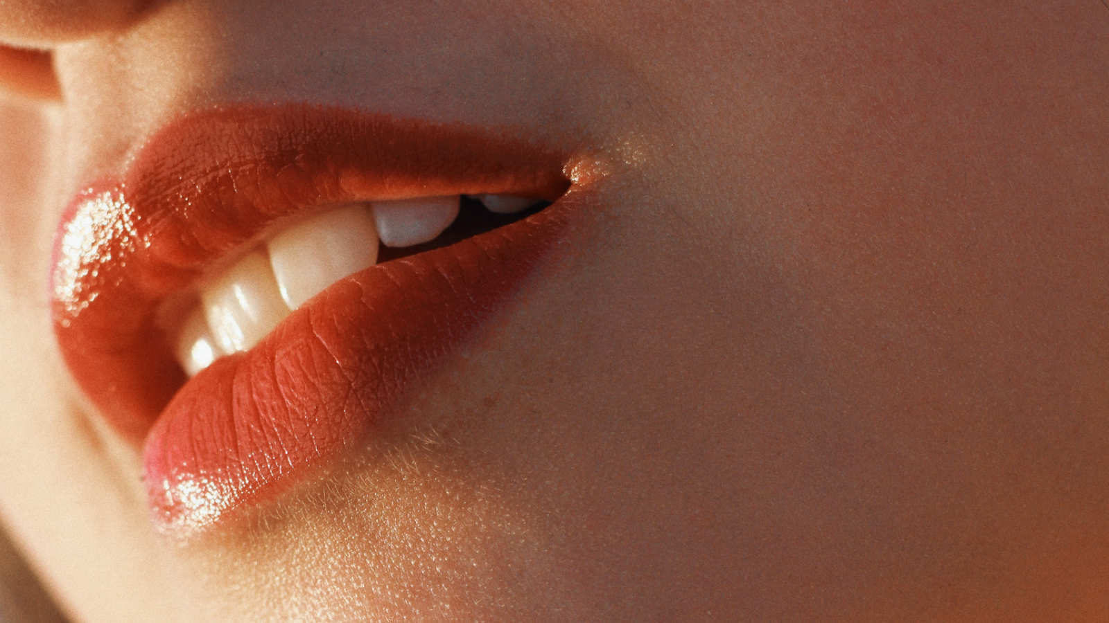 Sonnenbrand auf den Lippen Was tun dagegen und Pflegetipps