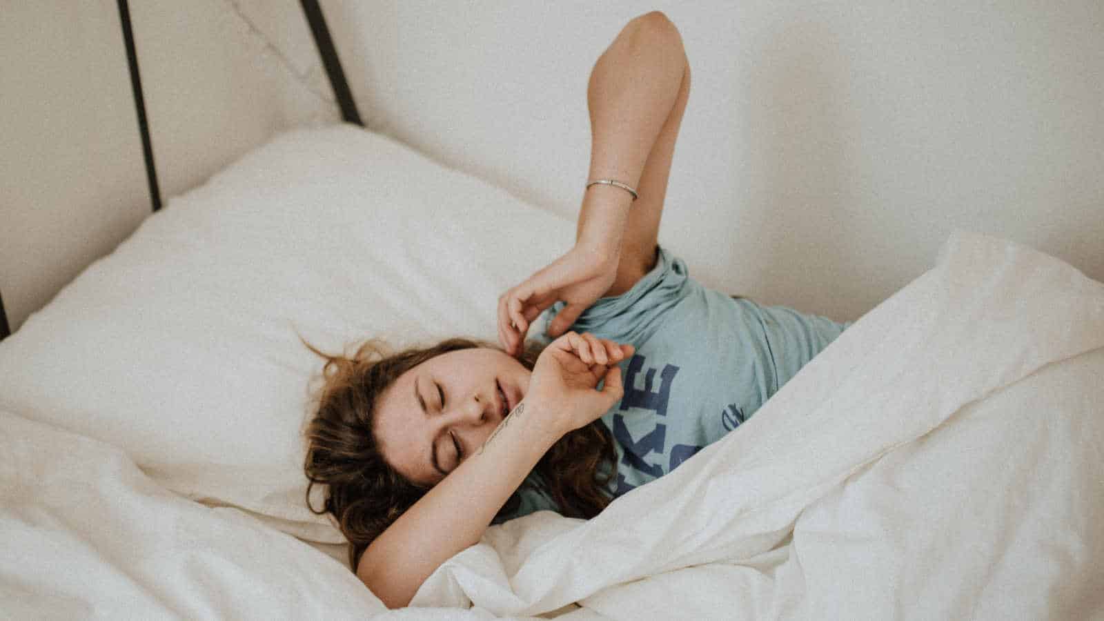 Die häufigste Ursache bei trocknem Husten ist eine Infektion, wie zum Beispiel Fieber etc.