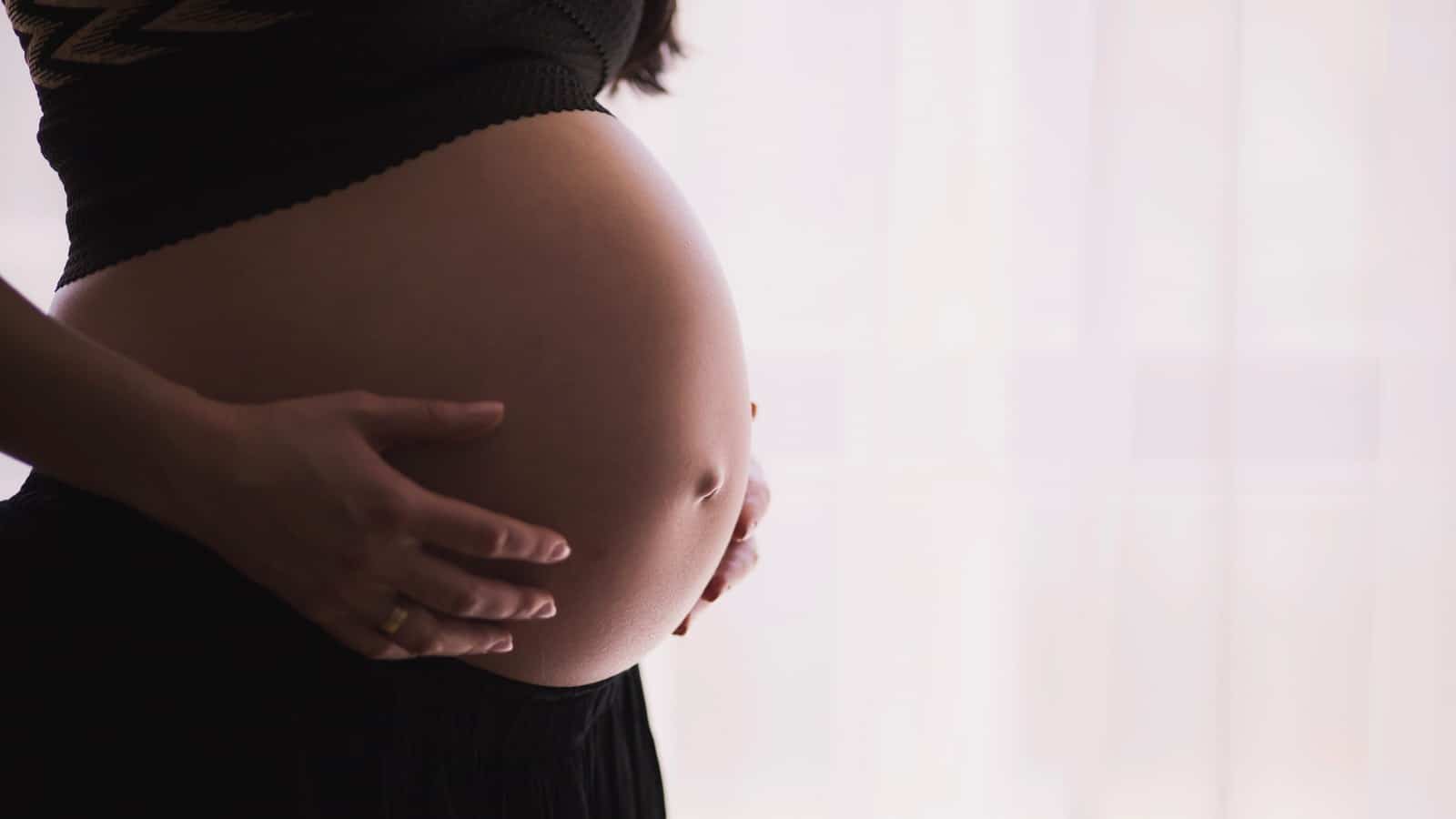 Schwangere Frauen neigen oft zu kribbligen Beinen