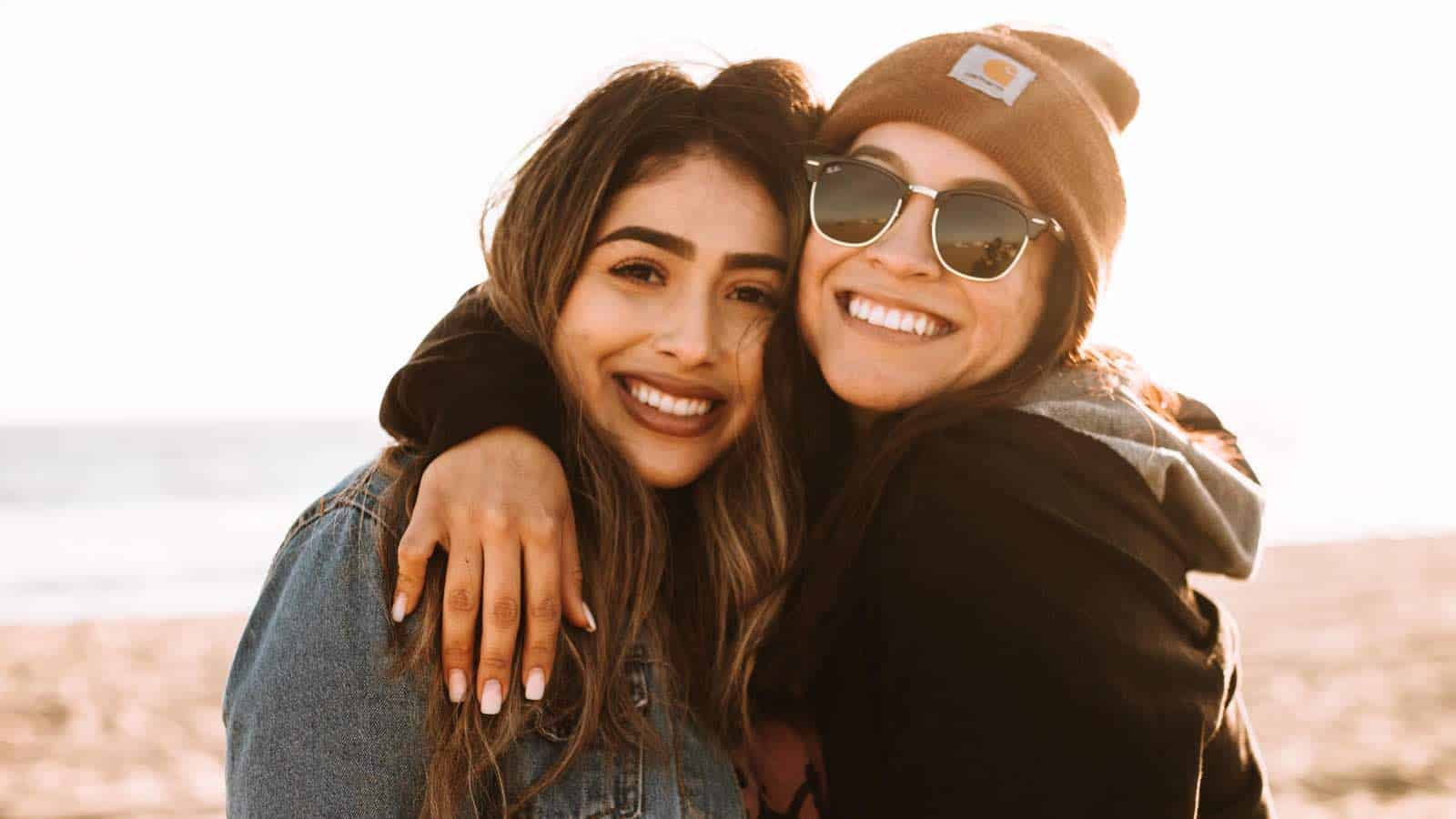 Die Freundschaft kann durch Sprüche und Zitate verstärkt werden