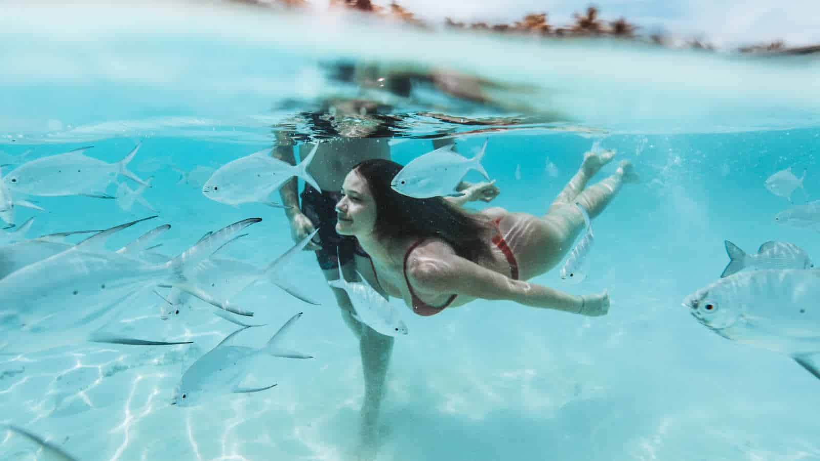 Tauchen kann zu Druck im Ohr führen.