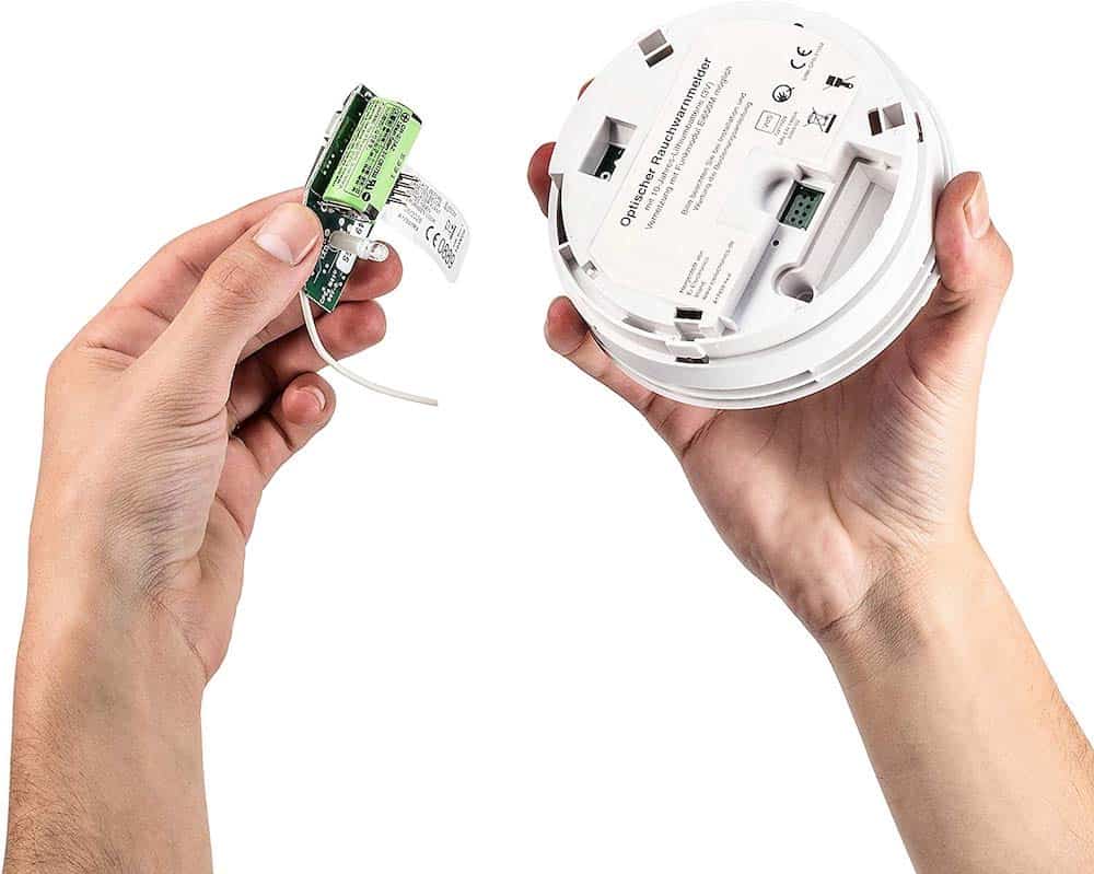 Bildnachweis: © Ei Electronics | Durchschnittlich sind Funkrauchmelder zwischen 5-10 Jahren haltbar | © amazon.de