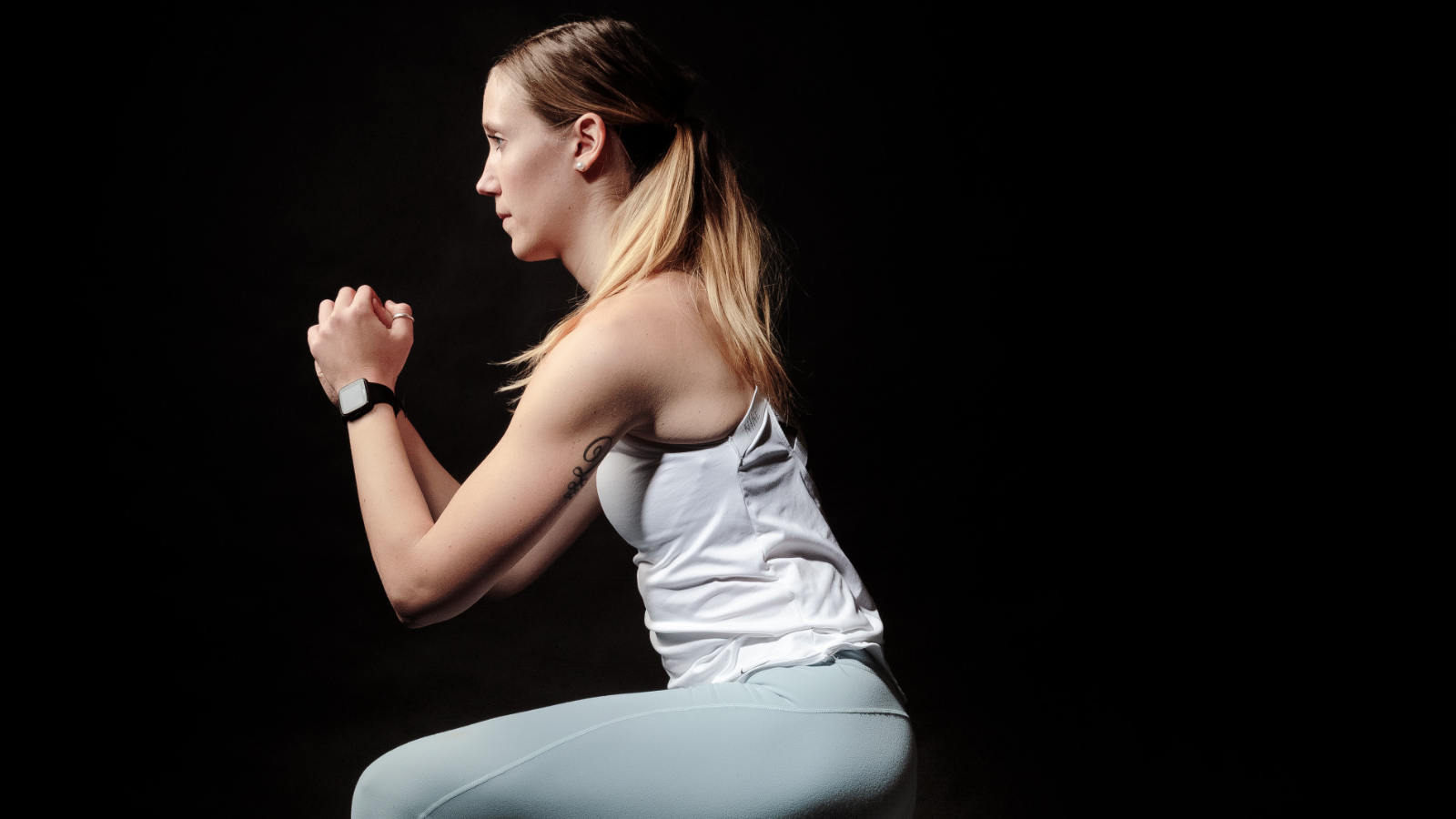 Wenn deine Fitnessarmbanduhr auch über eine Schlafüberwachungsfunktion verfügt, kannst du so deinen Schlaf optimieren und überwachen.